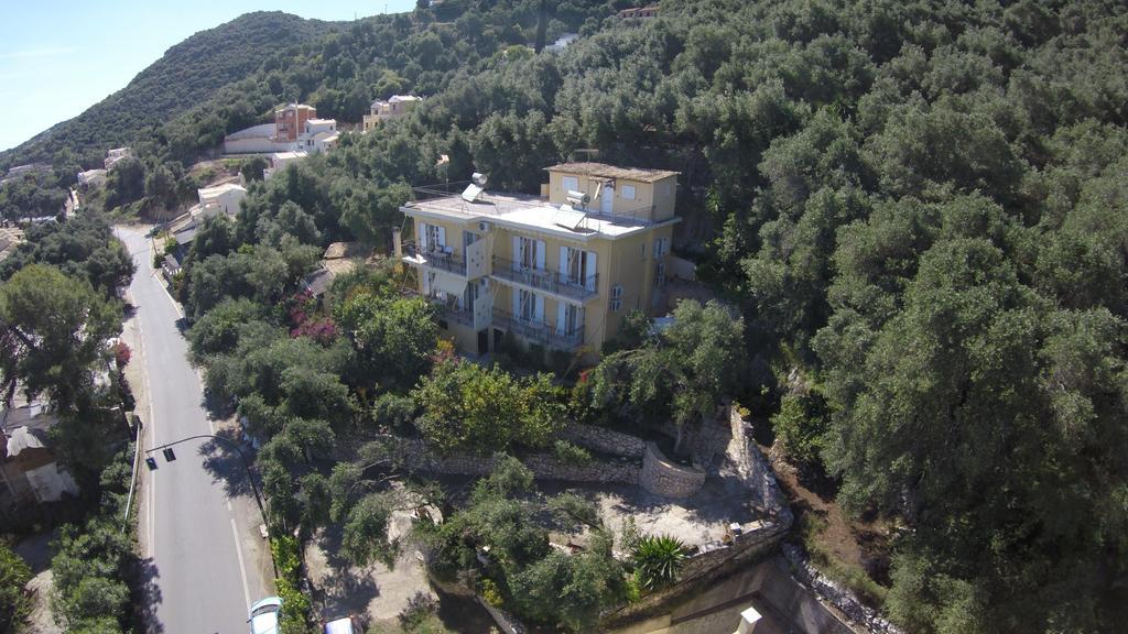 Butterfly Appartments Barbati Exterior photo